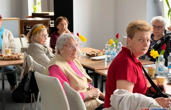 Bezpłatne opaski bezpieczeństwa trafiły do seniorów VIDEO