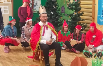 Rodzice przygotowali przedstawienie dla przedszkolaków