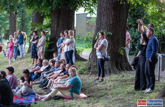 Spektakl Dłonie w wykonaniu Teatru na Wietrze VIDEO
