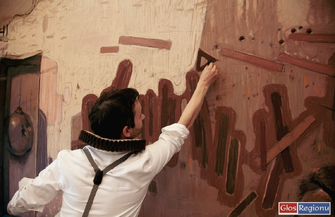 Trwa sesja malarska Dominika Woźniaka we Wschowie VIDEO