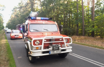 Pijany kierowca uderzyłw drzewo