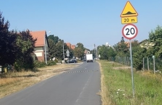 Nowe przejścia dla pieszych i próg zwalniający w Szlichtyngowej ZDJĘCIA