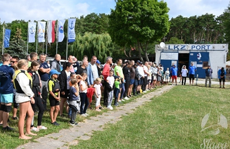 Żeglarska rywalizacja na jeziorze