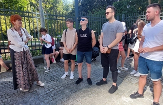 E. Rafalska oprowadziła Młodzieżową Orkiestręze Wschowy