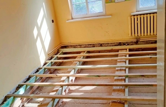 Trwa remont budynku po dawnej Szkole Podstawowej w Siedlnicy ZDJĘCIA