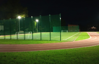 Oświetlenie na boisku lekkoatletycznym w I LO ZDJĘCIA