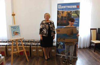 Sprzęt komputerowy dla dzieci z terenów po PGR-ach