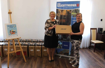 Sprzęt komputerowy dla dzieci z terenów po PGR-ach