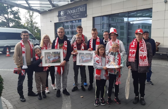 Uczniowie SOSW na meczu reprezentacji Polski ZDJĘCIA