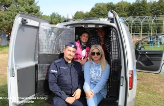 Policjanci odwiedzili grupy przedszkolne ZDJĘCIA