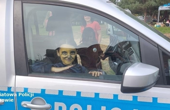 Policjanci odwiedzili grupy przedszkolne ZDJĘCIA