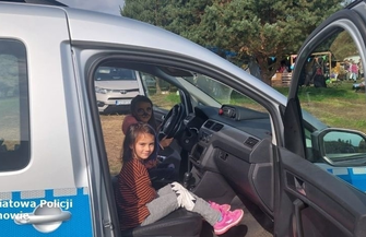 Policjanci odwiedzili grupy przedszkolne ZDJĘCIA