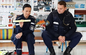 Policjanci odwiedzili grupy przedszkolne ZDJĘCIA