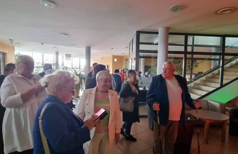 Seniorzy z gminy Szlichtyngowa w teatrze ZDJĘCIA