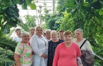 Seniorzy z gminy Szlichtyngowa w teatrze ZDJĘCIA