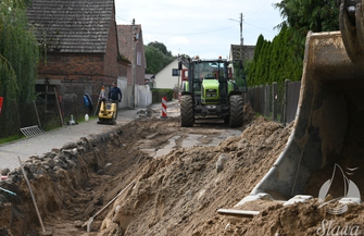 Trwa przebudowa drogi w Starym Strączu ZDJĘCIA