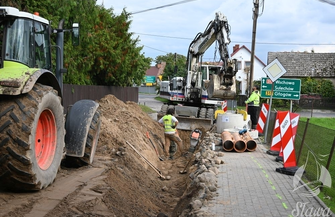 Trwa przebudowa drogi w Starym Strączu ZDJĘCIA