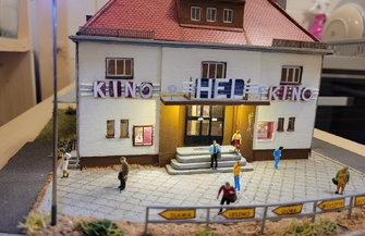 Makieta kina Hel trafiła na licytację ZDJĘCIA