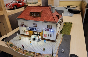 Makieta kina Hel trafiła na licytację ZDJĘCIA