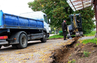 Rozpoczął się remont drogi dojazdowej do cmentarza komunalnego