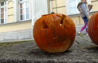 Na wschowskim Rynku powstały dyniowe rzeźby ZDJĘCIA