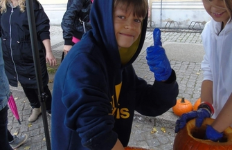 Na wschowskim Rynku powstały dyniowe rzeźby ZDJĘCIA