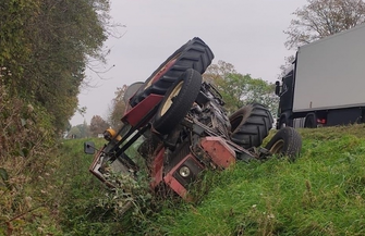 Pijany traktorzysta wjechał do rowu