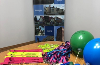 Burmistrz Jolanta Wielgus przekazała gadżety profilaktyczne