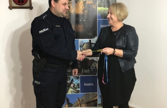 Burmistrz Jolanta Wielgus przekazała gadżety profilaktyczne