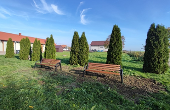 Nowe ławki na terenach rekreacyjnych w Jędrzychowicach ZDJĘCIA