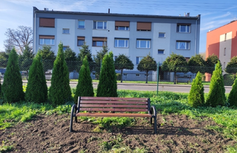 Nowe ławki na terenach rekreacyjnych w Jędrzychowicach ZDJĘCIA