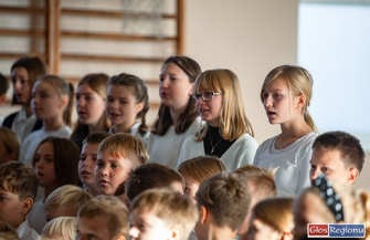 Szkoła Podstawowa nr 2 we Wschowie w konkursie Do Hymnu VIDEO