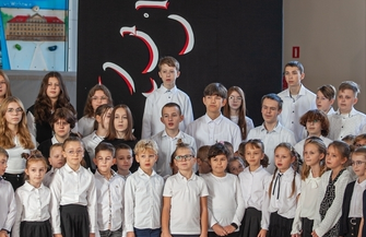 Szkoła Podstawowa nr 2 we Wschowie w konkursie Do Hymnu VIDEO