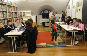 Miłośnicy Harryego Pottera spotkali się w bibliotece ZDJĘCIA