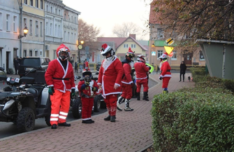 Uroczyste rozświetlenie choinki i wizyta Mikołaja w Szlichtyngowej ZDJĘCIA