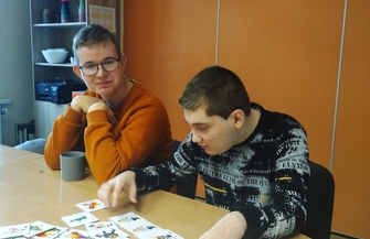 Uczestniczą w zajęciach treningu umiejętności społecznej