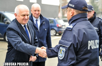 Wschowscy policjanci dostali elektryka FOTO