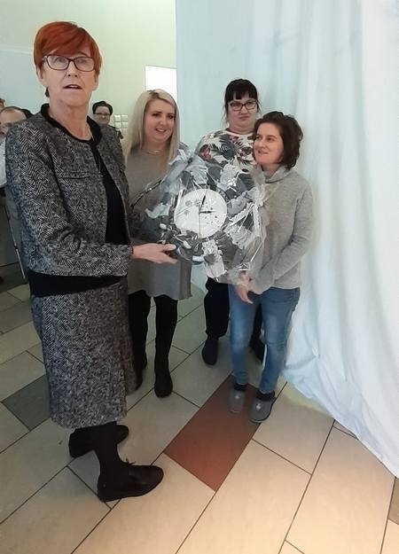 Elżbieta Rafalska odwiedziła uczestników WTZ we Wschowie FOTO