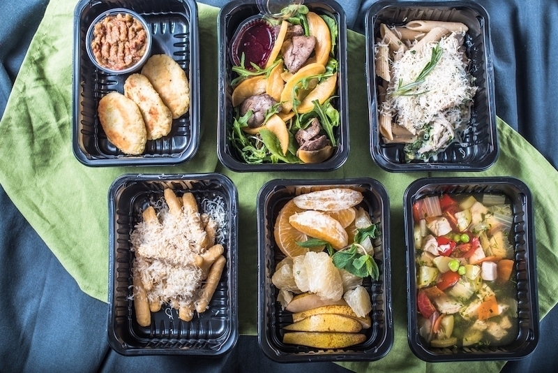 Catering dietetyczny jak wybrać menu idealnie dopasowane własnych potrzeb