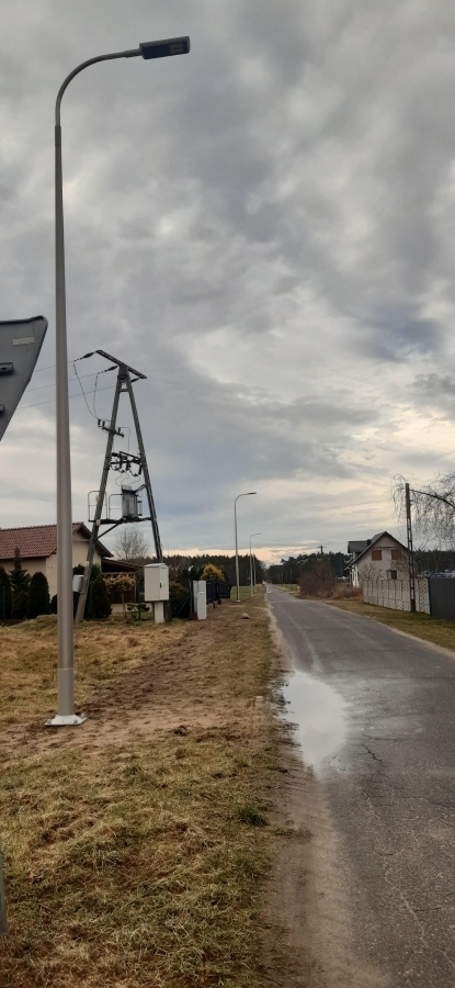 Nowe oświetlenie uliczne i stacje naprawy rowerów