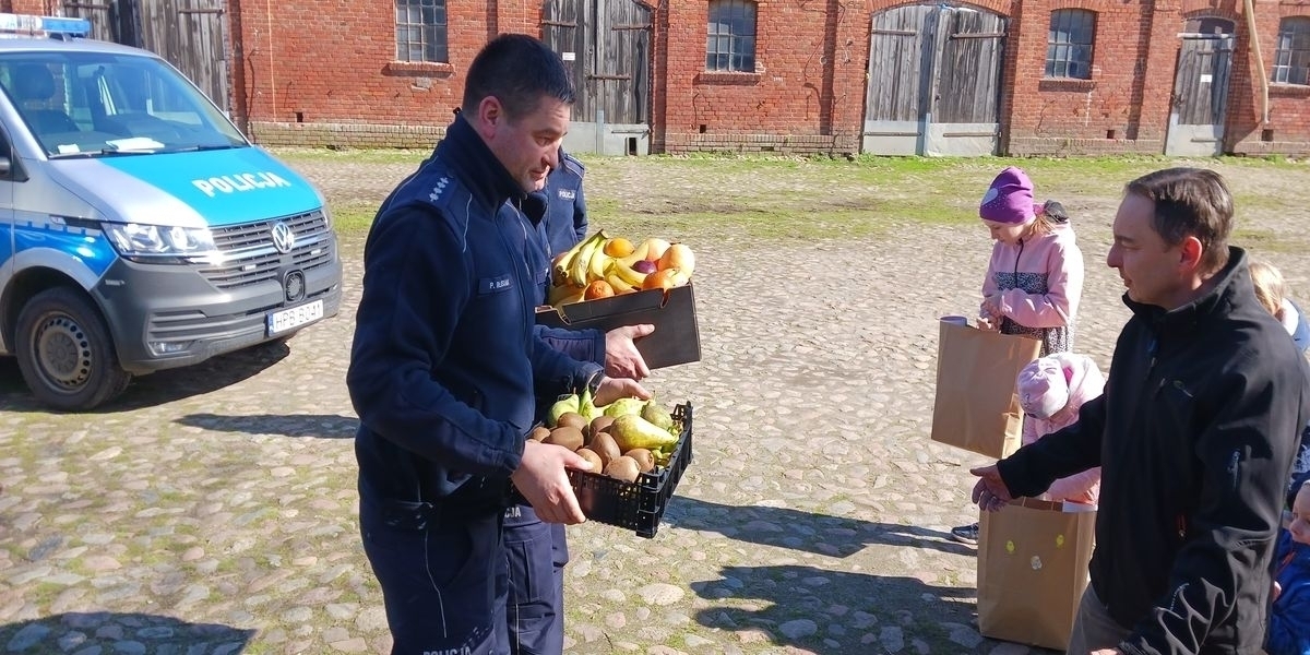 Policjanci z Góry przygotowali paczki dla dzieci z Rodzinnego Pogotowia Opiekuńczego