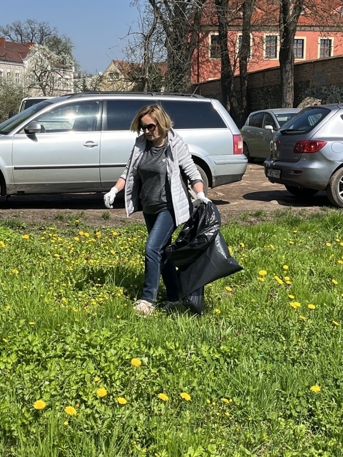 Posprzątali teren przy fosie i Szlaku Bluszczowym FOTO