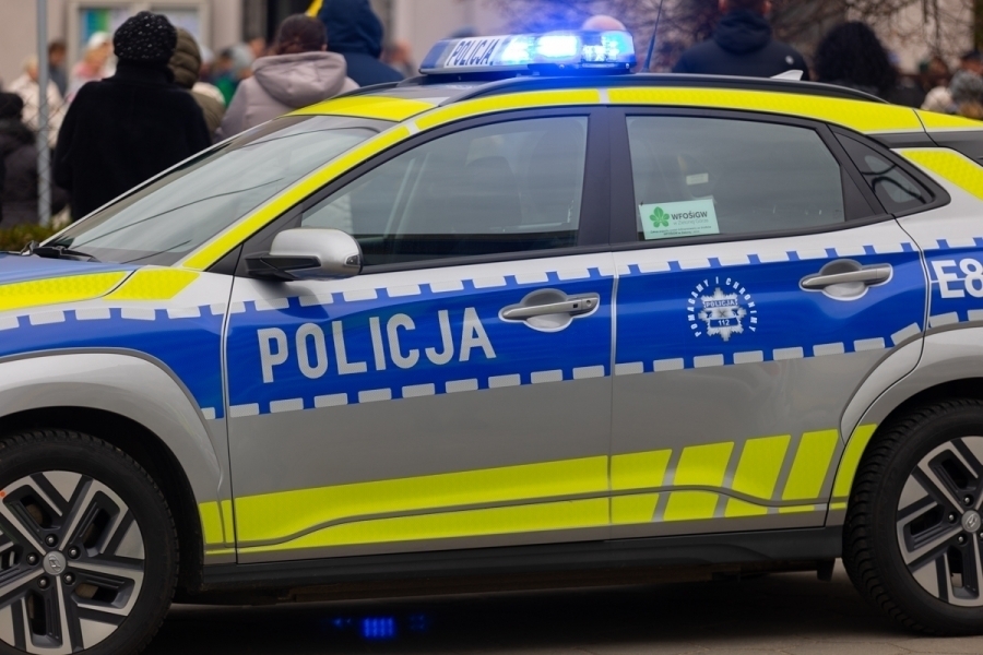 Martwe osoby znalezione w samochodzie pod Wschową to ojciec i 13-letnia córka