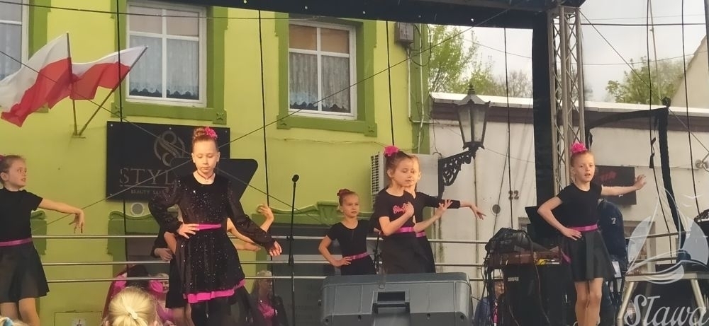 Jarmark Produktów Lokalnych na Starym Rynku w Sławie przyciągnął tłumy FOTO