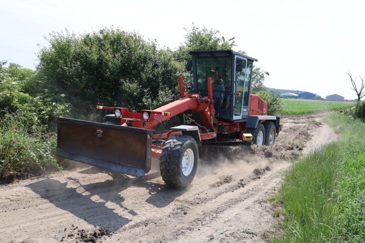 Gmina Wschowa poprawia jakość gminnych dróg polnych FOTO