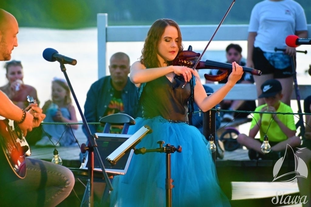 Koncert na wodzie w Sławie. Wystąpiła Basia Kawa i Błażej Kucman VIDEO