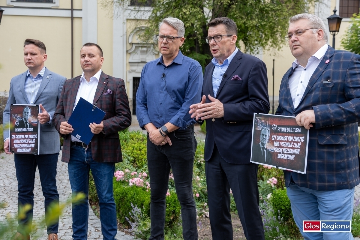 PiS do Tuska Czy chciałby pan zburzyc mur i pozwolic...