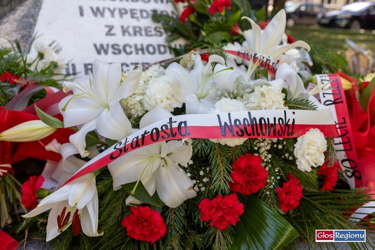 80. rocznica rzezi wołyńskiej. Przy Pomniku Kresowian we Wschowie upamiętnili ofiary ludobójstwa FOTO