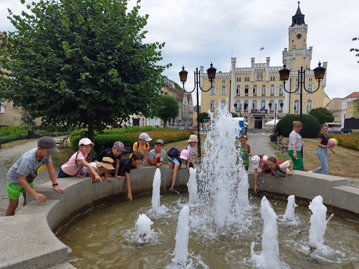 Wakacyjny Letni Zakątek we Wschowie CKiR organizuje zajęcia dla dzieci FOTO