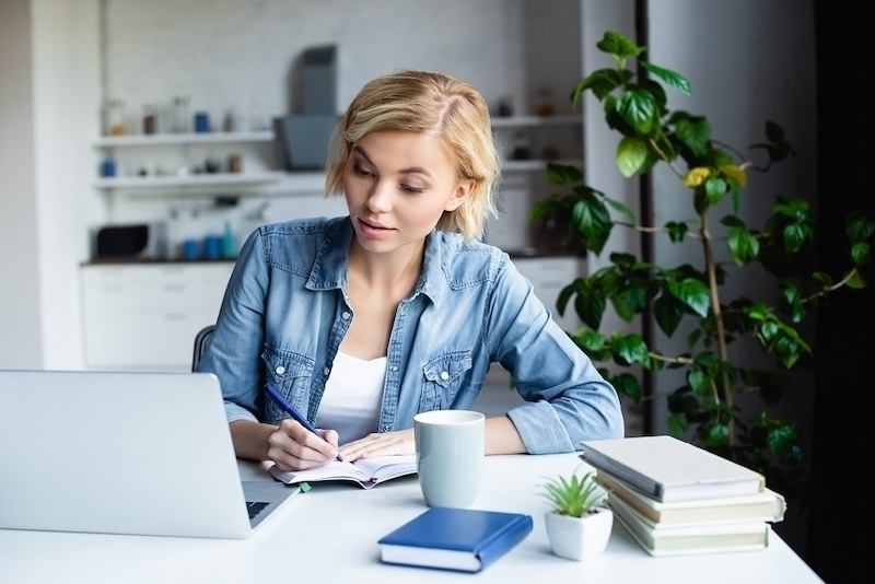 Studiuj wymarzony kierunek przez internet wygodna nauka online